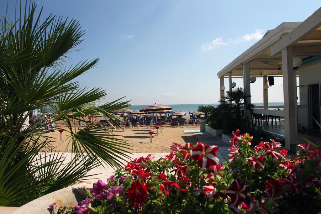 Bikini Hotel Vieste Luaran gambar